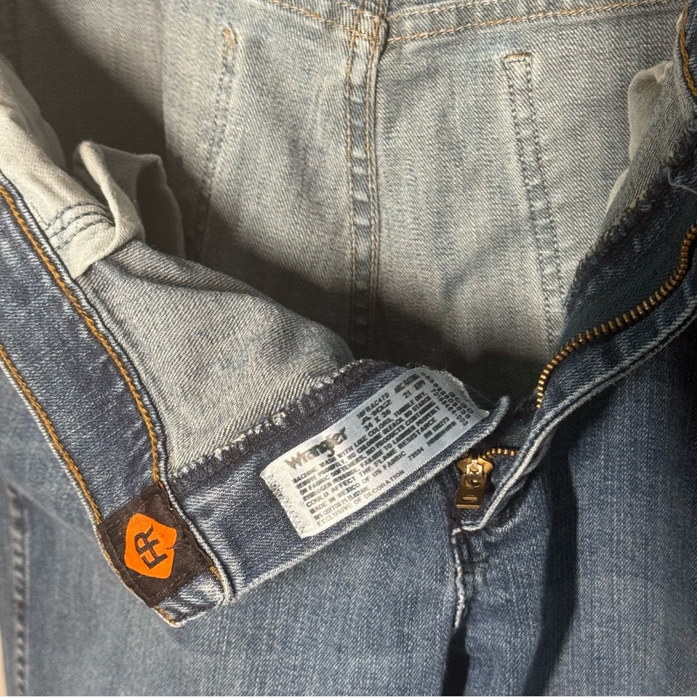 Wrangler Men's 34x36 FR Straight Jeans - Picture 4 of 4